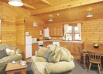 Bron Eifion Lodges