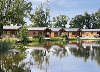 Bron Eifion Lodges
